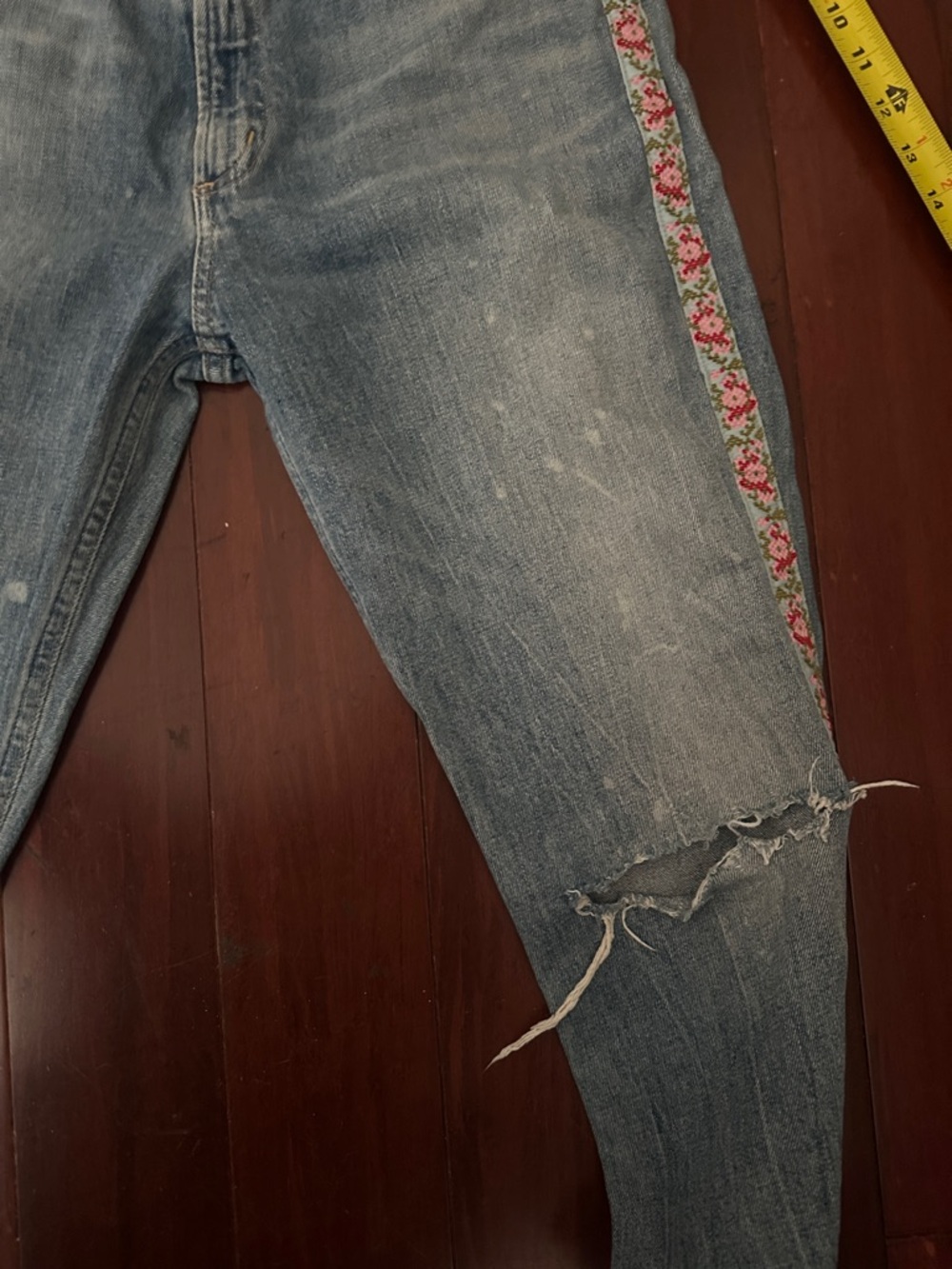 Citizens Of Humanity Distressed Denim Cropped Flare Jeans Pink Floral Side Trim - Picture 9 of 15